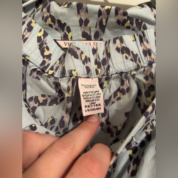 Victoria’s secret Pajamas set in Blue and Yellow - Picture 7 of 7